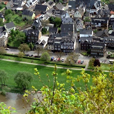 Hotel Zur Winzergenossenschaft Ernst Exterior foto